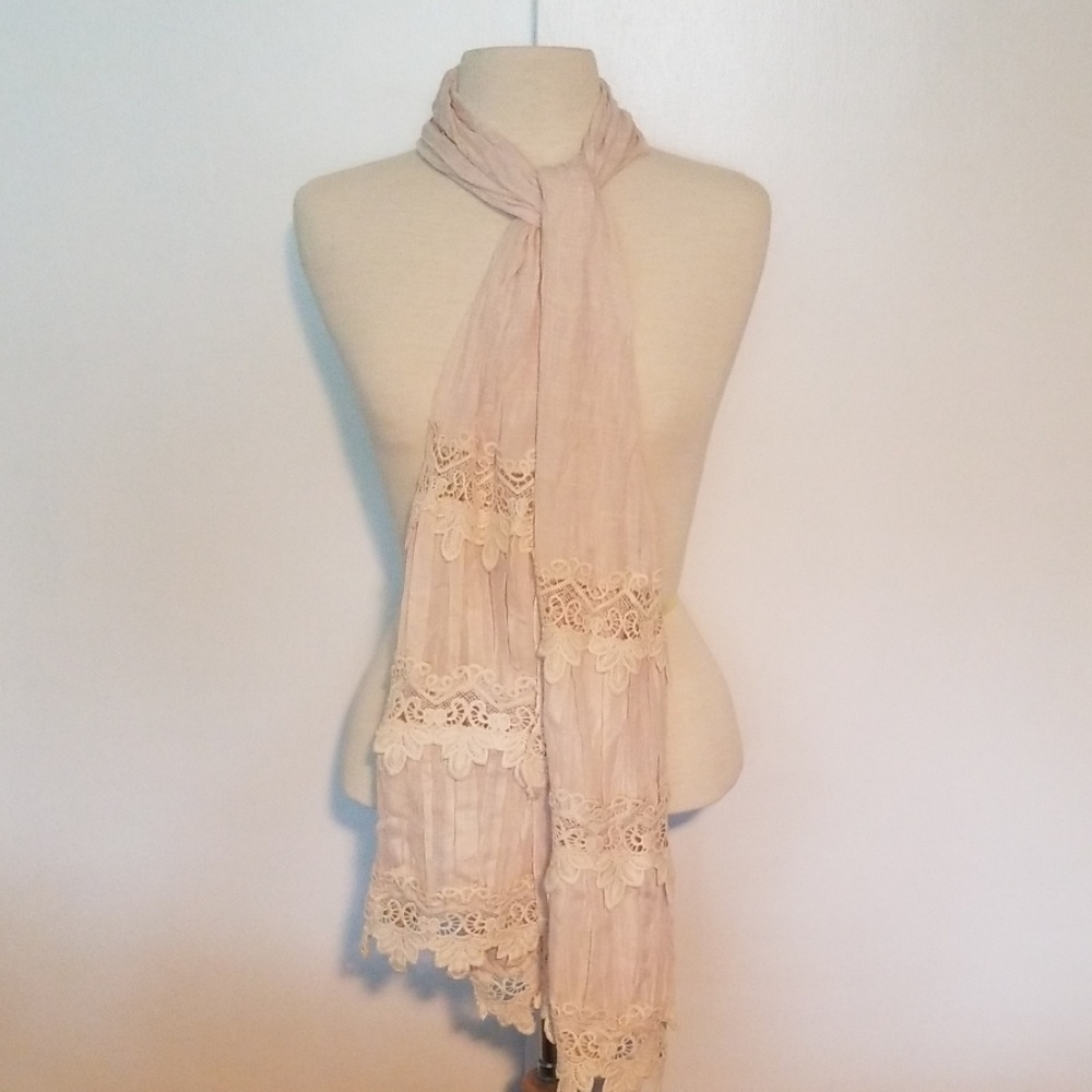 NWT Cream colored lace detailed scarf